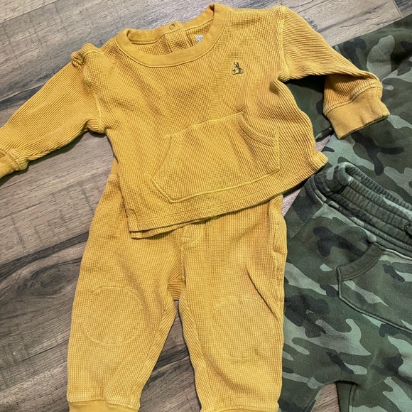 Three matching baby gap suits 12-18months - Picture 2 of 4